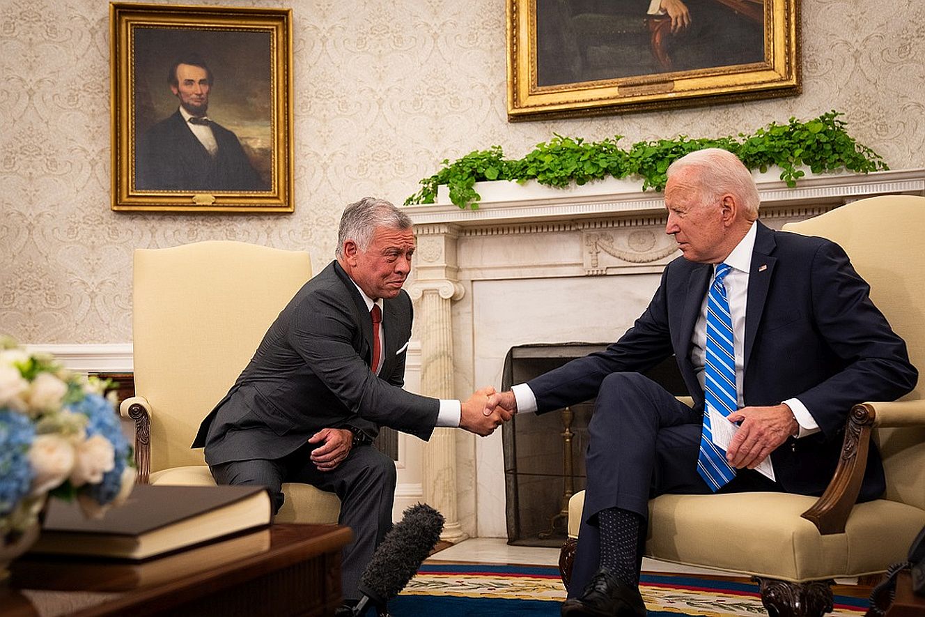 Ο Τζο Μπάιντεν θα δεχθεί τον βασιλιά Αμπντάλα Β’ της Ιορδανίας την ερχόμενη εβδομάδα στον Λευκό Οίκο