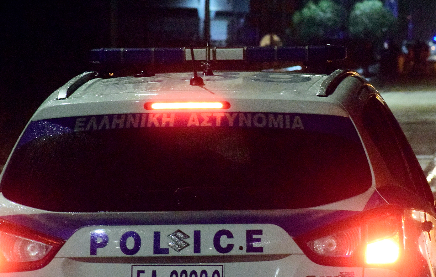 Φωτιά σε τρία αυτοκίνητα και ένα εγκαταλελειμμένο σπίτι μέσα σε μισή ώρα στον Λαγκαδά της Θεσσαλονίκης